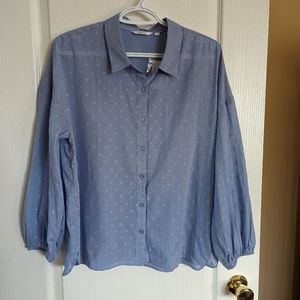 Reitmans light blue polka dot blouse